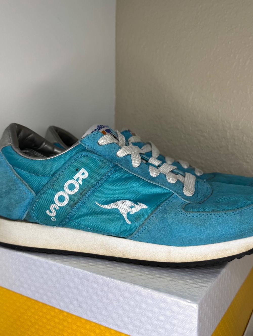 Vintage KangaROOS Sneaker Women’s 8.5 Blue Turquoise Silver Nylon Zip Pocket Y2K